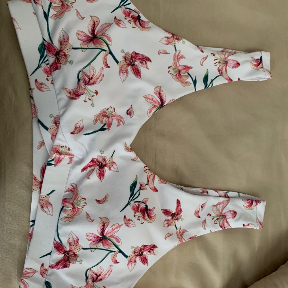 Fabletics - Winn Sports Bra - Small